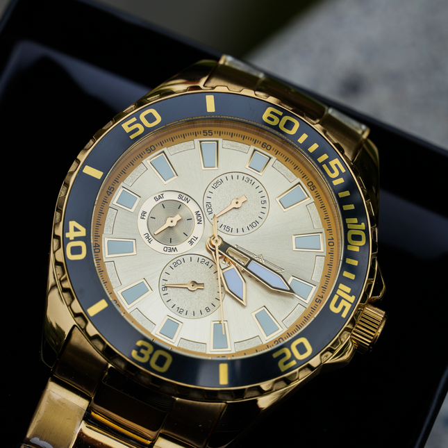 Titan Dorado